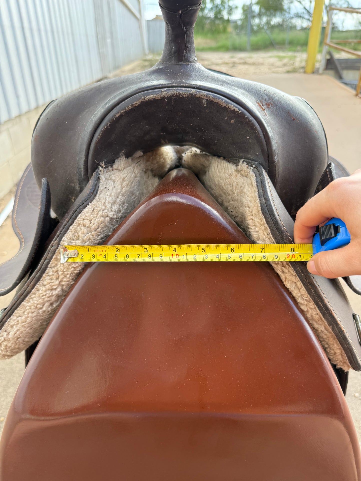 Stock Fender with Horn - 16" Saddle