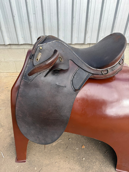 Poly Stock Saddle - 15"