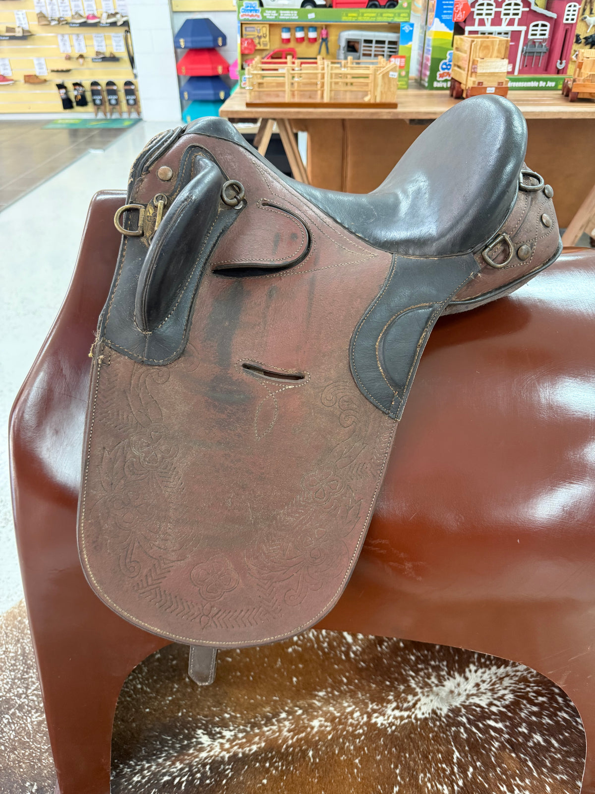 Stock Saddle