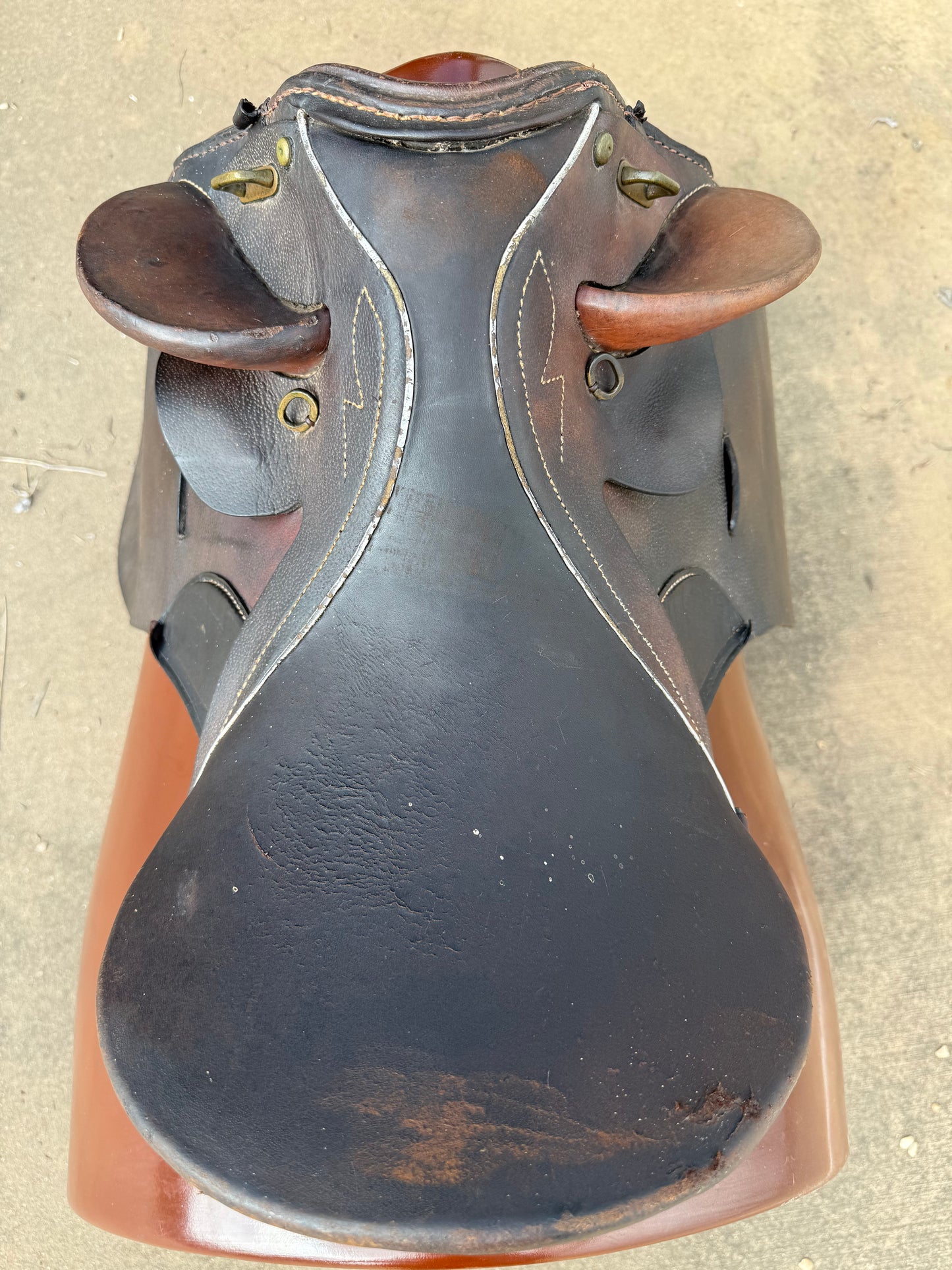 Poly Stock Saddle - 15"