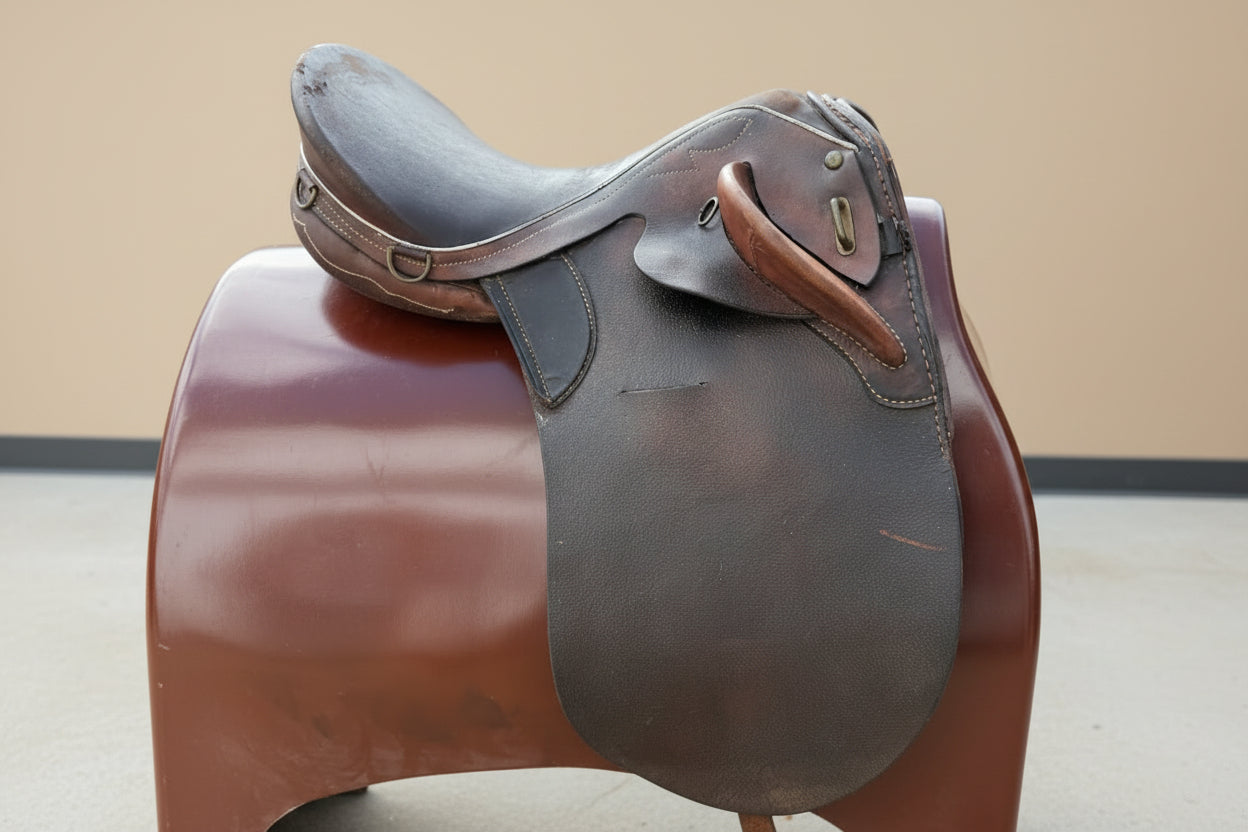 Poly Stock Saddle - 15"