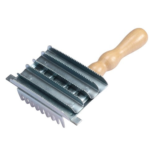 Showmaster Steel Curry and Mane Comb w/Wooden Handle