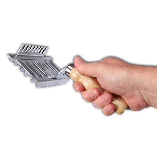 Showmaster Steel Curry and Mane Comb w/Wooden Handle