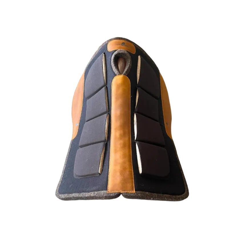 Contoured Multi Pocket Shim Saddle Pad
