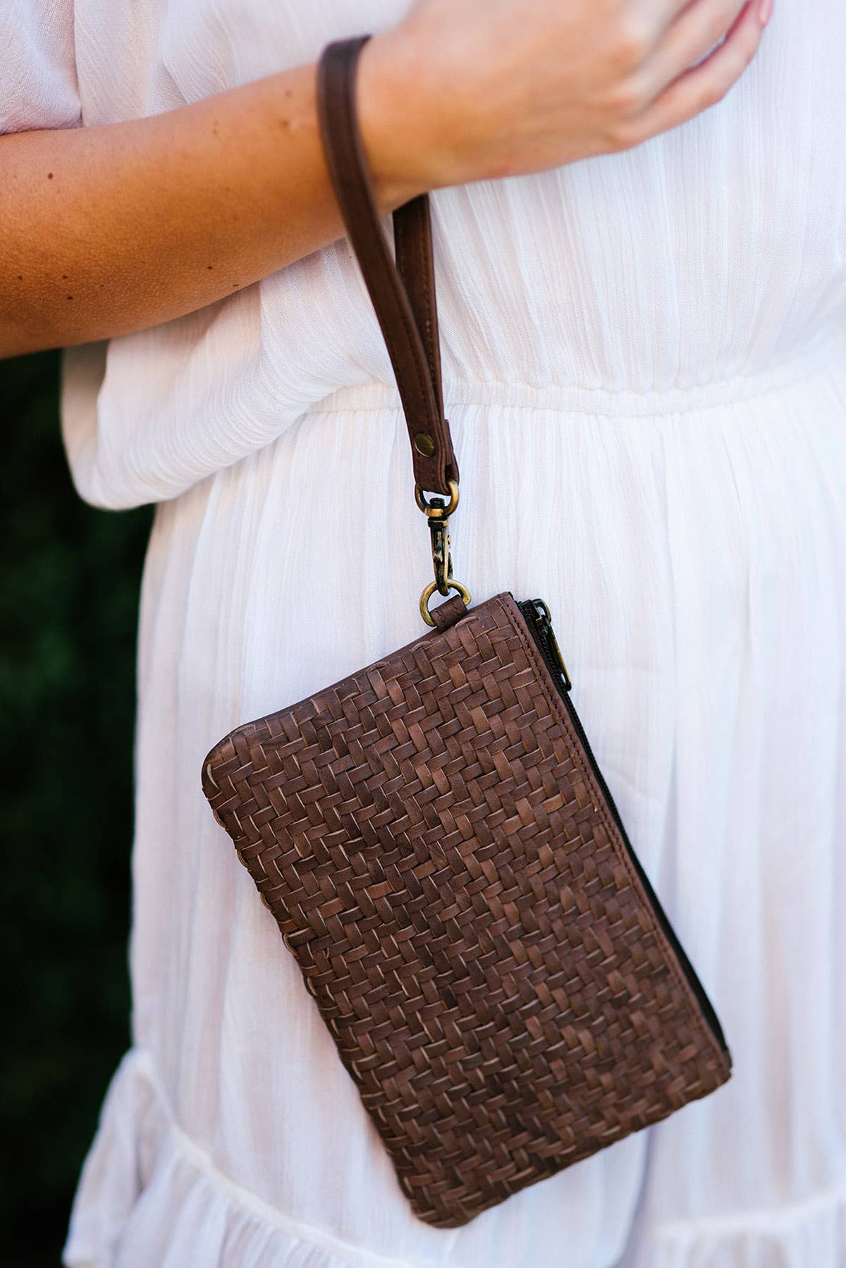 TORONTO W Woven Clutch in Tan